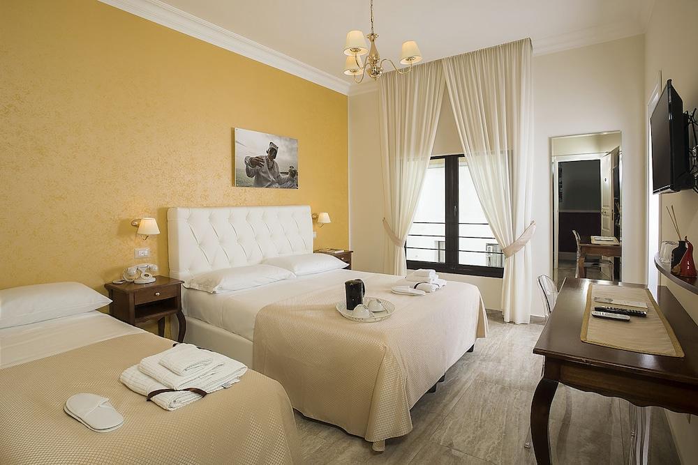 Neapolitantrips Hotel Bagian luar foto